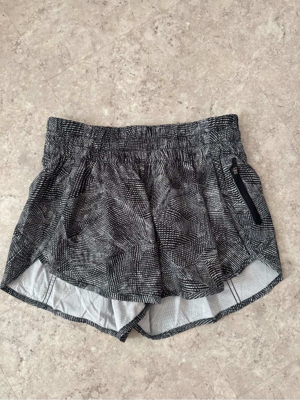 Lululemon Tracker Low-Rise Lined Short 4" - Picture 5 of 16